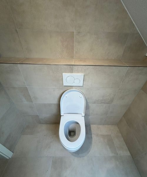 Professionelle Fliesenarbeiten im Bad in Stuttgart